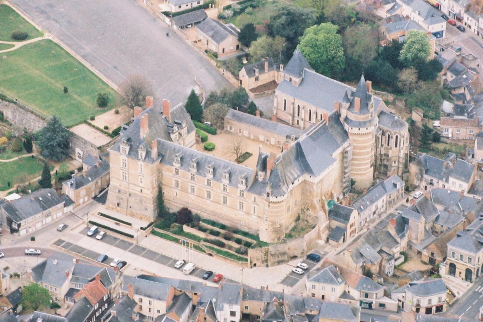 Chateau De Durtal Bed & Breakfast エクステリア 写真